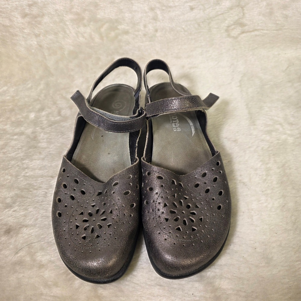Naot Rongo Metallic Pewter Leather Perforated Sandals Womens 40 9 Excellent